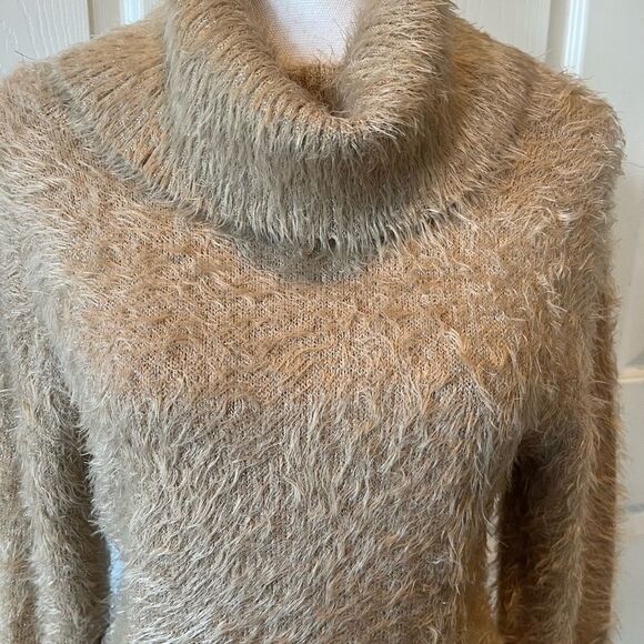 🎄Charlie Paige Furry Turtleneck Sweater - Picture 1 of 12